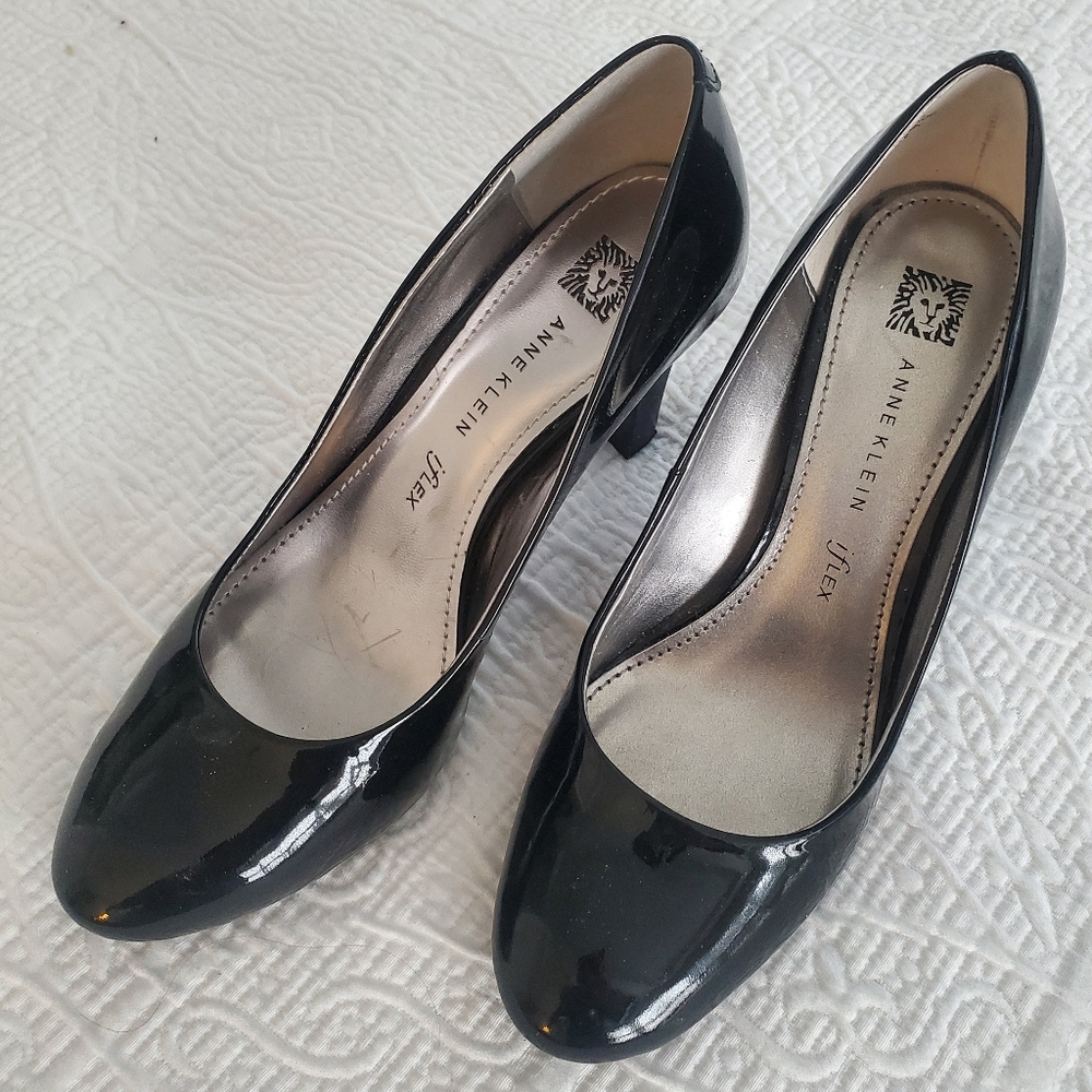 Anne Klein Size 6 Patent Heels
